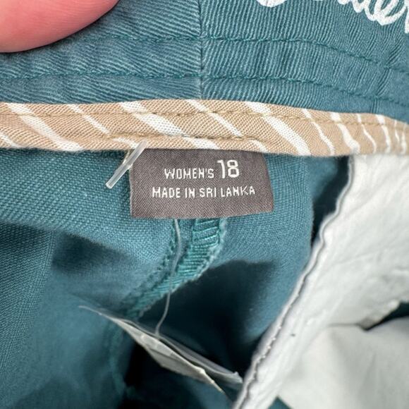 Eddie Bauer Legendwash Slightly Curvy Bermuda Shorts Women's 18 Marina Blue NEW - Picture 7 of 13